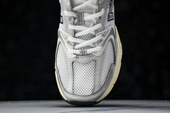 New Balance 530 MR530TA 