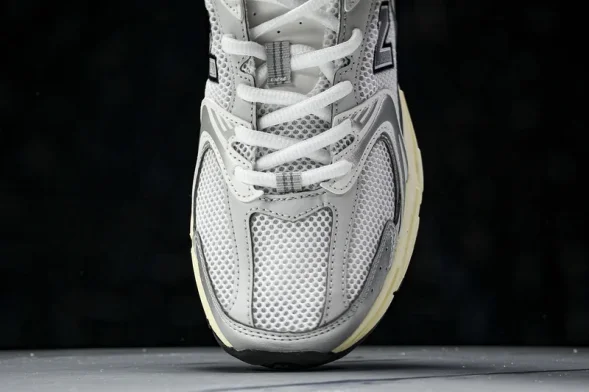 New Balance 530 MR530TA 