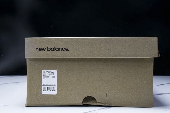 MiuMiu x New Balance 530 38165 
