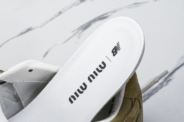 MiuMiu x New Balance 530 38165 