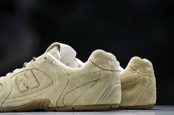 MiuMiu x New Balance 530 38165 