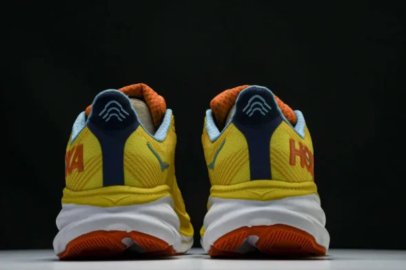Hoka Clifton 9 1127895 PFMZ 