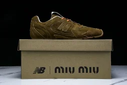 MiuMiu x New Balance 530 38165
