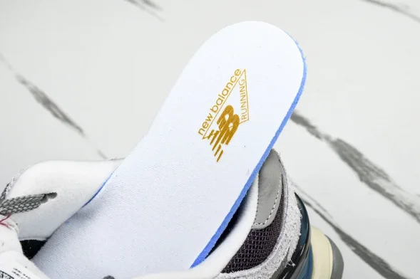 New Balance 9060 U9060SRA 