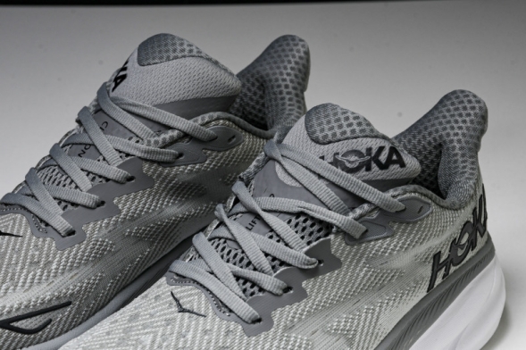 Hoka Clifton 9 1132210 HMBC 