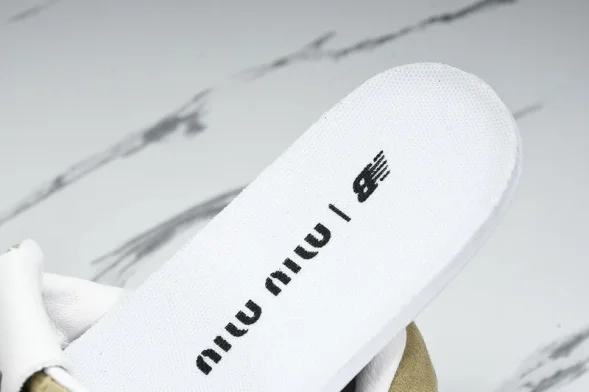 MiuMiu x New Balance 530 5E964D 