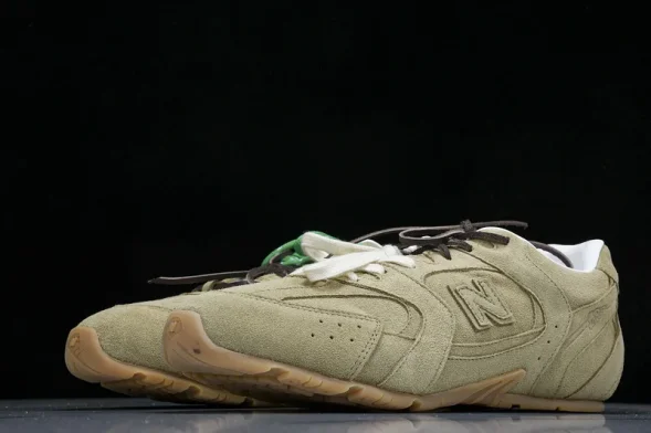 MiuMiu x New Balance 530 5E964D 