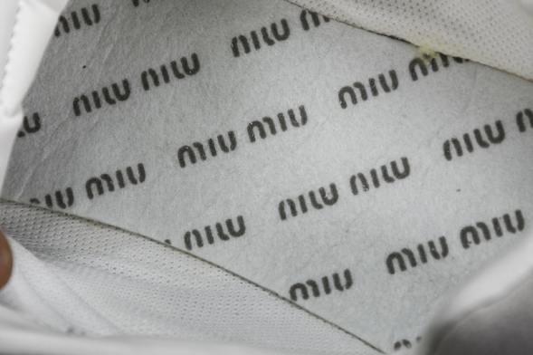 MiuMiu x New Balance 530 5E964D 