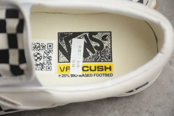 Vans Slip-On VR3 VN0007NC1KP 