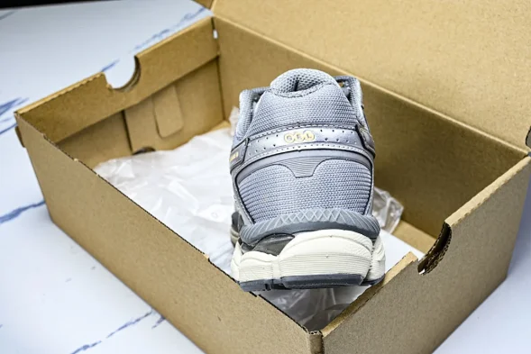 Asics Gel-Cumulus 16 TG 1203A733-101 
