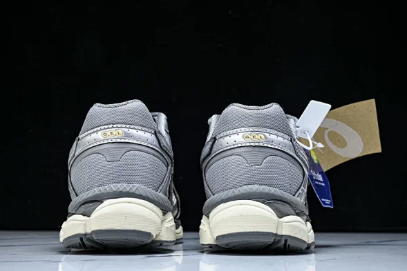 Asics Gel-Cumulus 16 TG 1203A733-101 