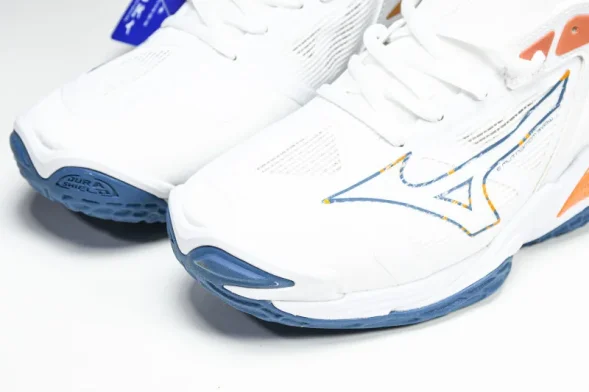 Mizuno Wave Momentum V1GA231256  