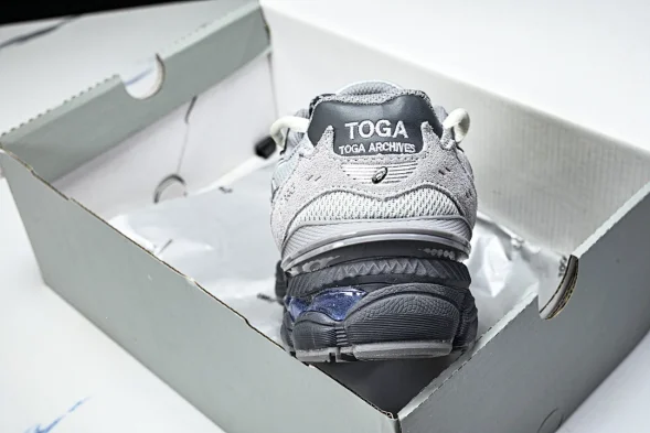 Asics Gel-Cumulus 16 TG 1203A838-020 