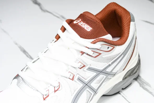 Asics Gel-Flux 4 CN 1011B646-100 