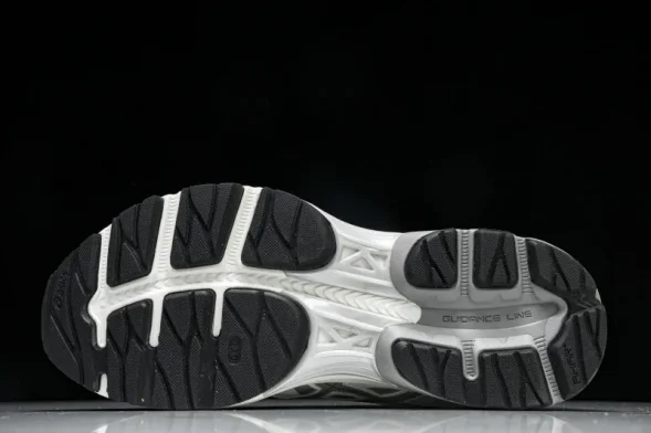 Asics Gel-Flux 4 CN 1011B646-100 