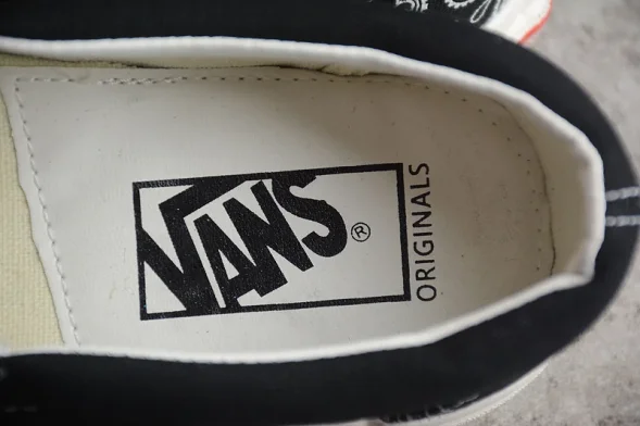 Vans Slip-On VN000EYEBPJ 