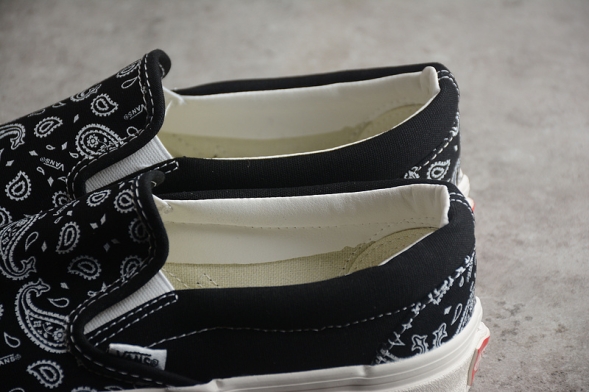 Vans Slip-On VN000EYEBPJ 