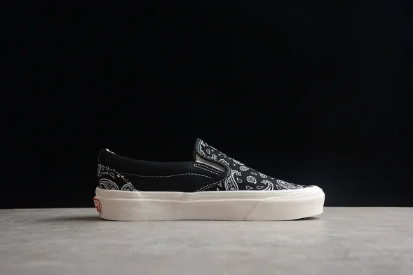 Vans Slip-On VN000EYEBPJ 