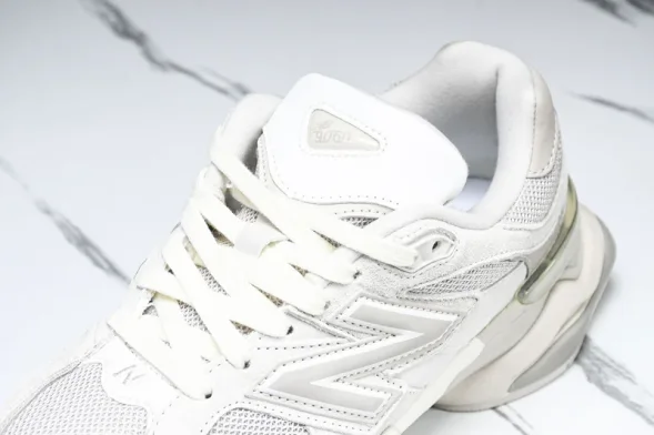 New Balance 9060 U9060MM 