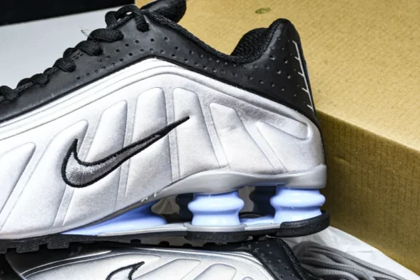 Nike Shox R4 CW2626 004 