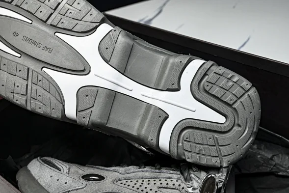 Raf Simons Cylon-21 HR740003L 