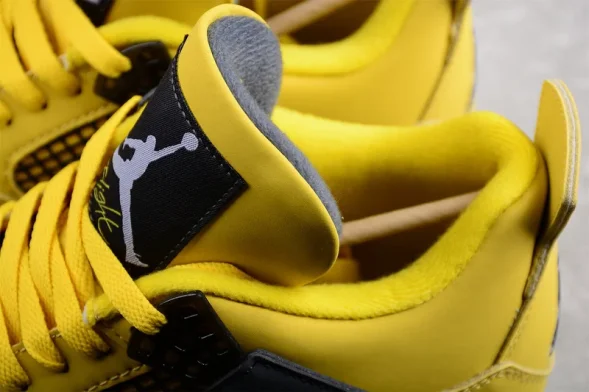  Nike Air Jordan 4 Retro Lightning CT8527-700 