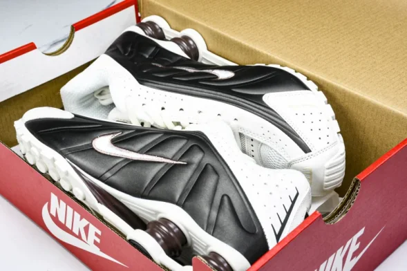 Nike Shox R4 AR3565-104 
