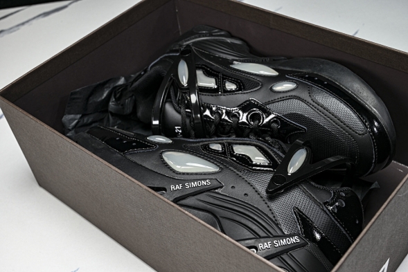 Raf Simons Cylon-21 HR740011L 