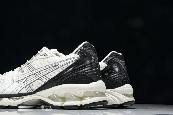 Asics Gel-Kayano 14 1201A922-100 