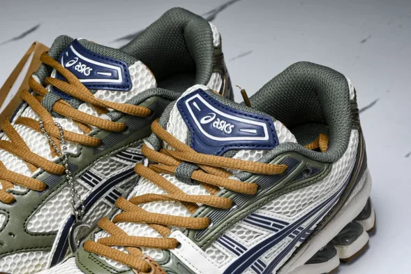 Asics Gel-Kayano 14 1201A019-250 