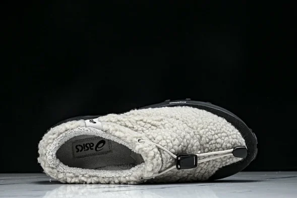 Asics Gel-Sonoma WT Teddy Fur 1203B036-020  