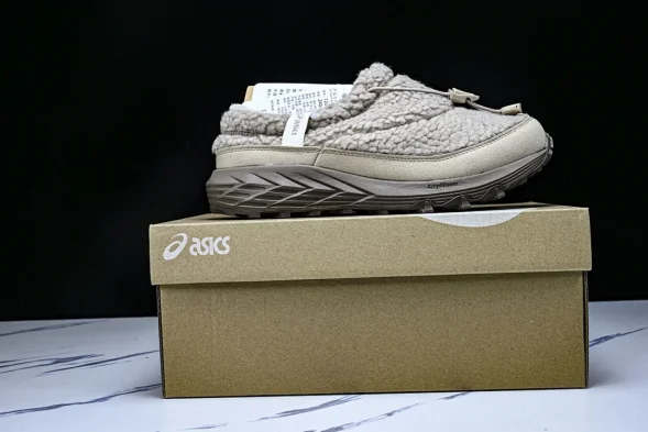 Asics Gel-Sonoma WT Teddy Fur 1203B036-200  
