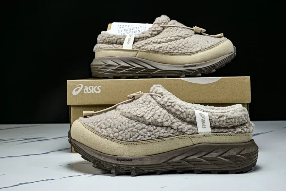 Asics Gel-Sonoma WT Teddy Fur 1203B036-200  