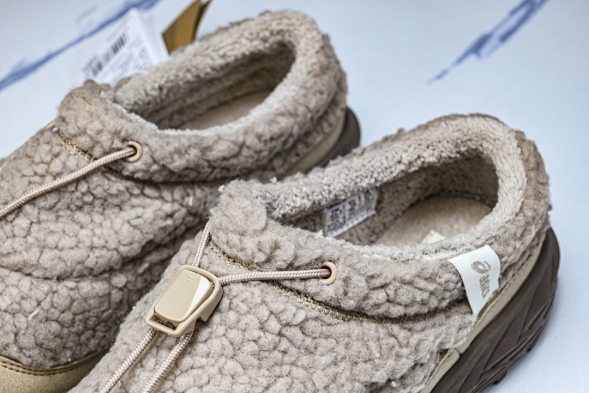 Asics Gel-Sonoma WT Teddy Fur 1203B036-200  