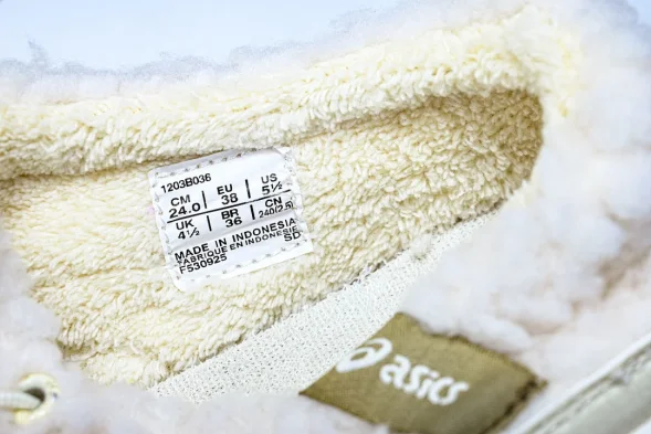 Asics Gel-Sonoma WT Teddy Fur 1203B036-100 