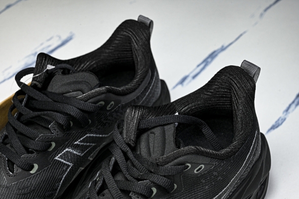 Asics Novablast 4 1011B694-002 