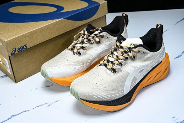 Asics Novablast 4 1011B850-250 