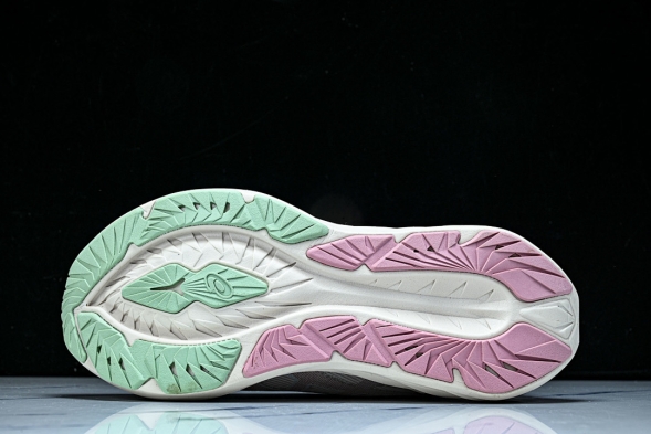 Asics Novablast 4 1012B654-250 