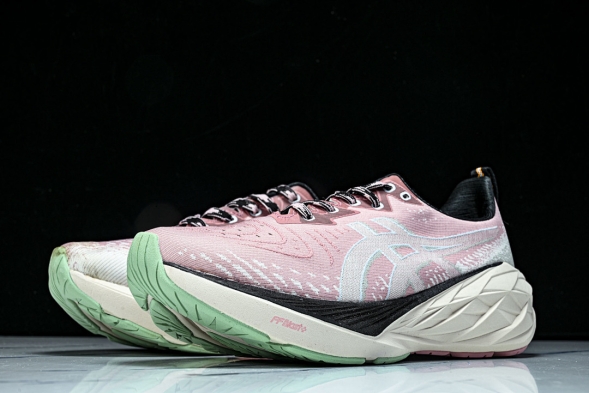 Asics Novablast 4 1012B654-250 