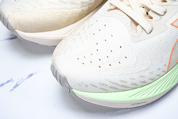 Asics Novablast 4 1012B510-250 