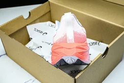 Asics Novablast 4 1012B650-100