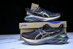 Asics Novablast 4 1011B924-001