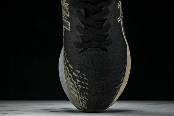 Asics Novablast 4 1011B924-001 