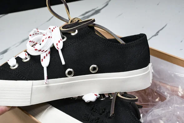 Miu Miu Calzature Uomo Garara group 