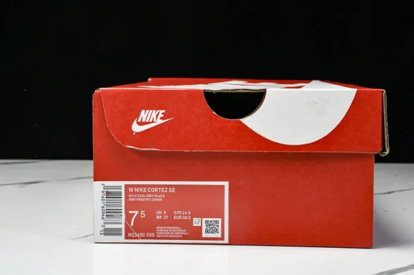 Nike Cortez Classic HQ3490 099 