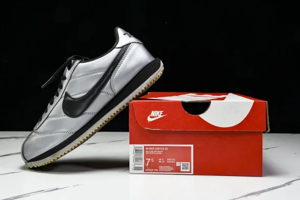 Nike Cortez Classic HQ3490 099 