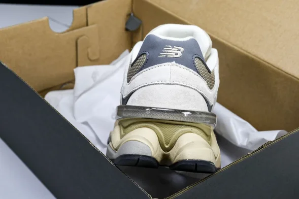 New Balance 9060 U9060EEG 