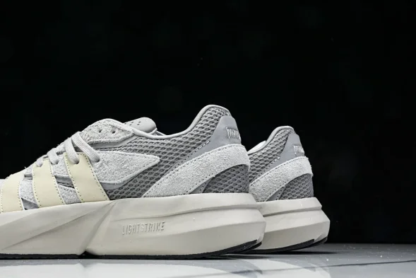 Adidas Lightblaze JQ9973 