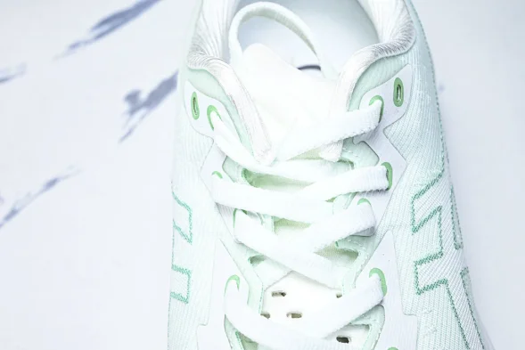 Asics Novablast 4 1012B510-300 