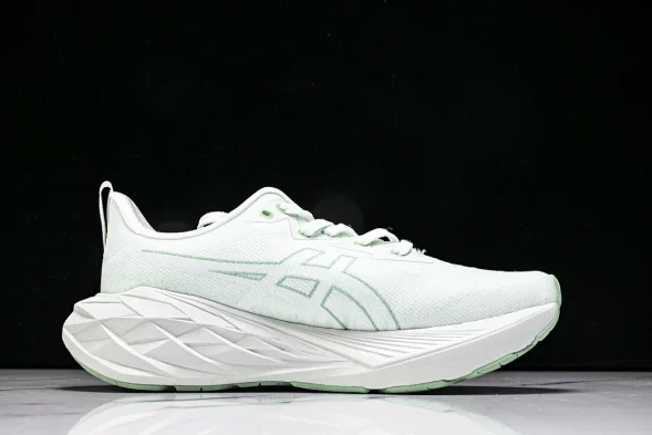 Asics Novablast 4 1012B510-300 